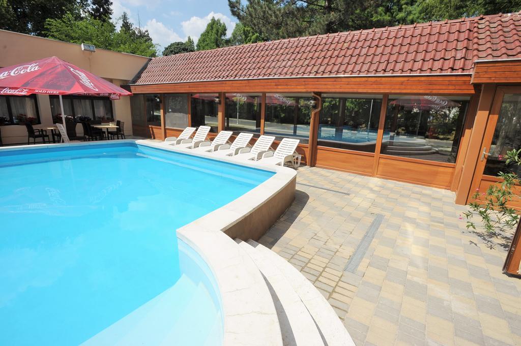 Park Hotel Gyula Exterior foto